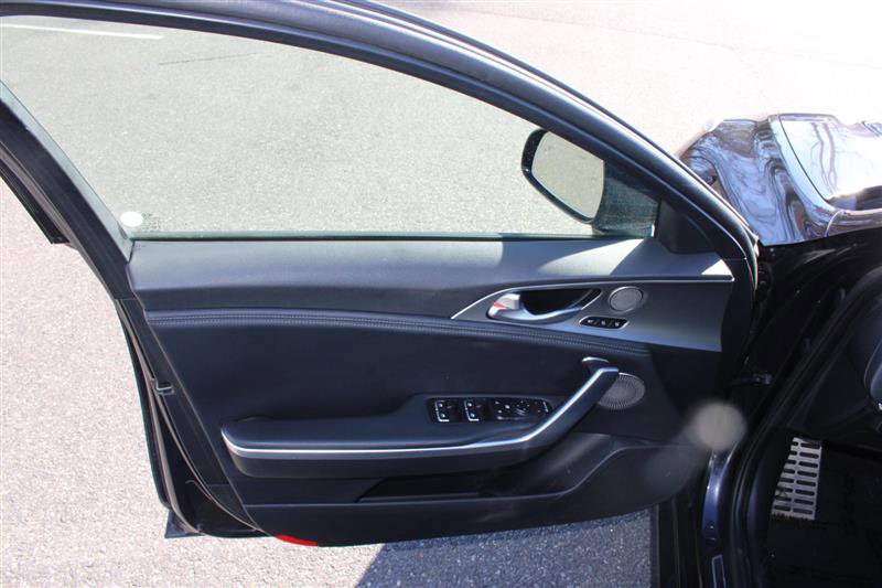 Used 2019 Kia Stinger GT2 image 12