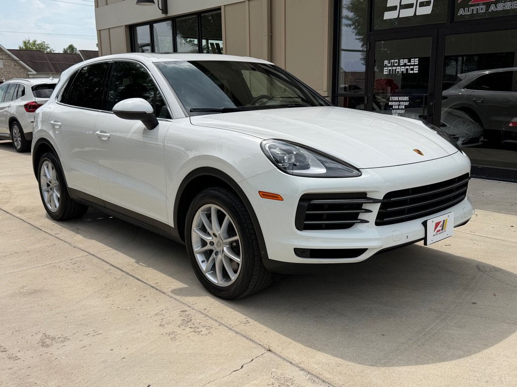 Used 2023 Porsche Cayenne AWD/4WD image 3