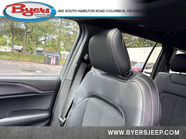 New 2025 Jeep Grand Cherokee L Altitude image 24