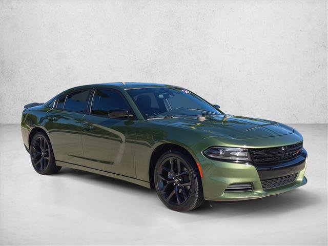 Used 2021 Dodge Charger SXT w/ Blacktop Package RWD image 3