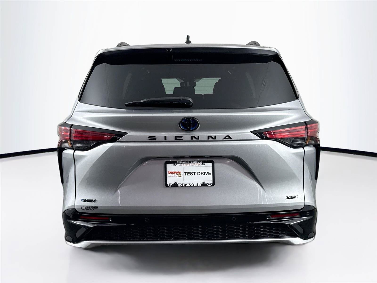 Certified 2025 Toyota Sienna XSE w/ XSE Plus Package FWD image 12