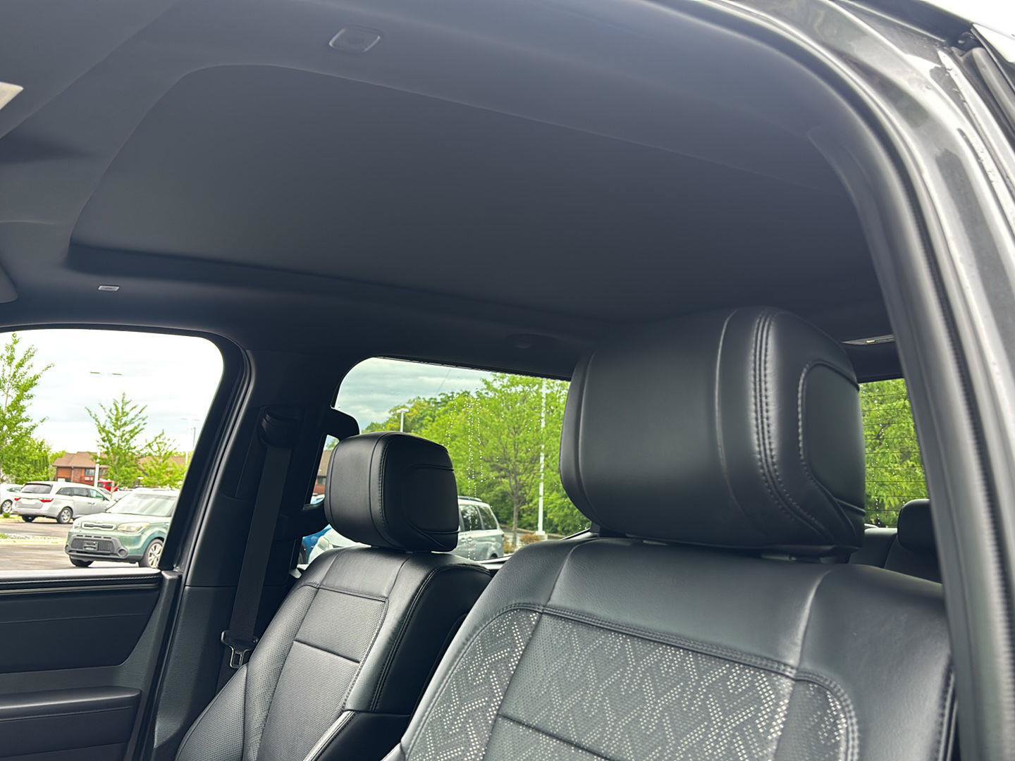 Used 2025 Toyota Tundra Limited AWD/4WD image 39