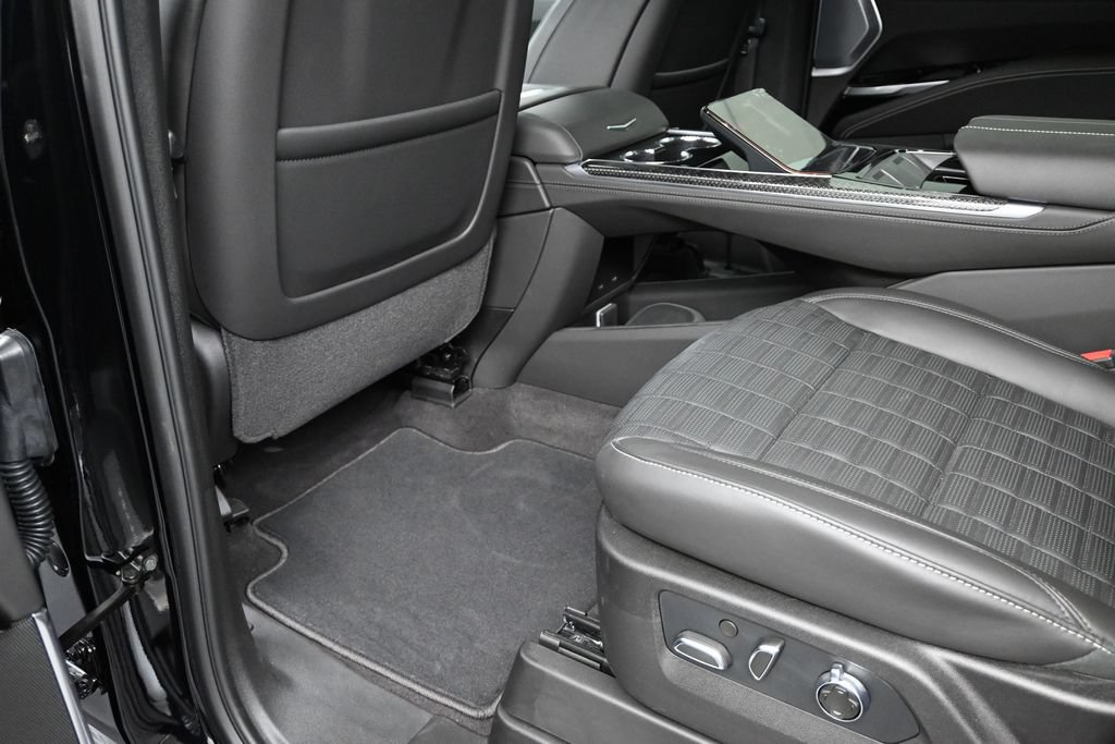 New 2026 Cadillac Escalade ESV V AWD/4WD image 12