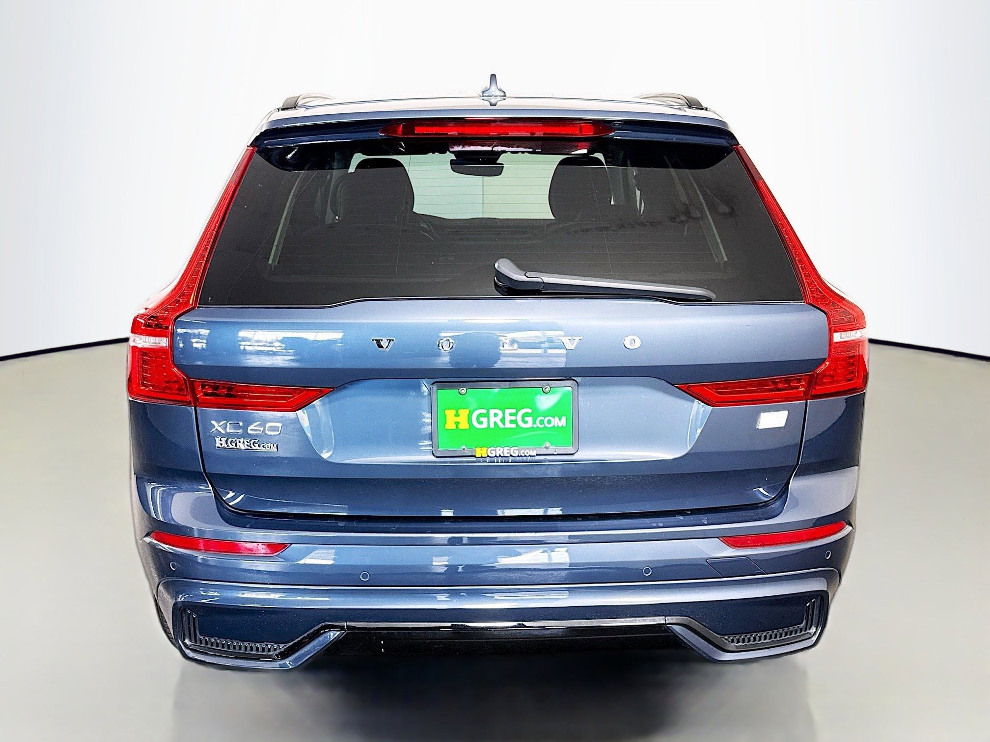 Used 2024 Volvo XC60 T8 Core image 8