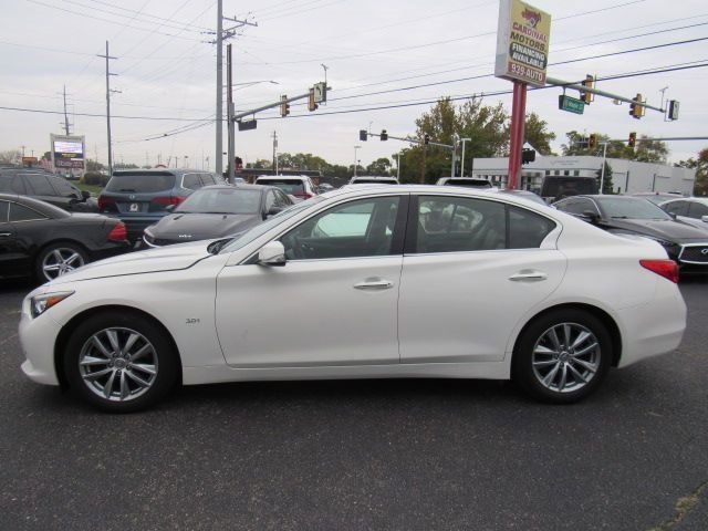Used 2017 INFINITI Q50 3.0t Premium w/ 3.0T Premium Plus Package image 4