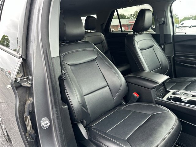 Used 2023 Ford Explorer Limited w/ Equipment Group 301A image 25