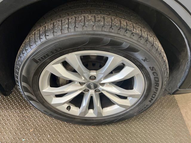 Used 2017 Audi Q7 3.0T Premium Plus AWD/4WD image 10