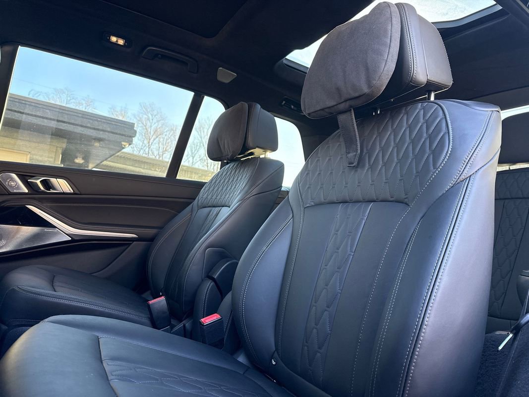 Used 2024 BMW X7 M60i w/ Executive Package image 23