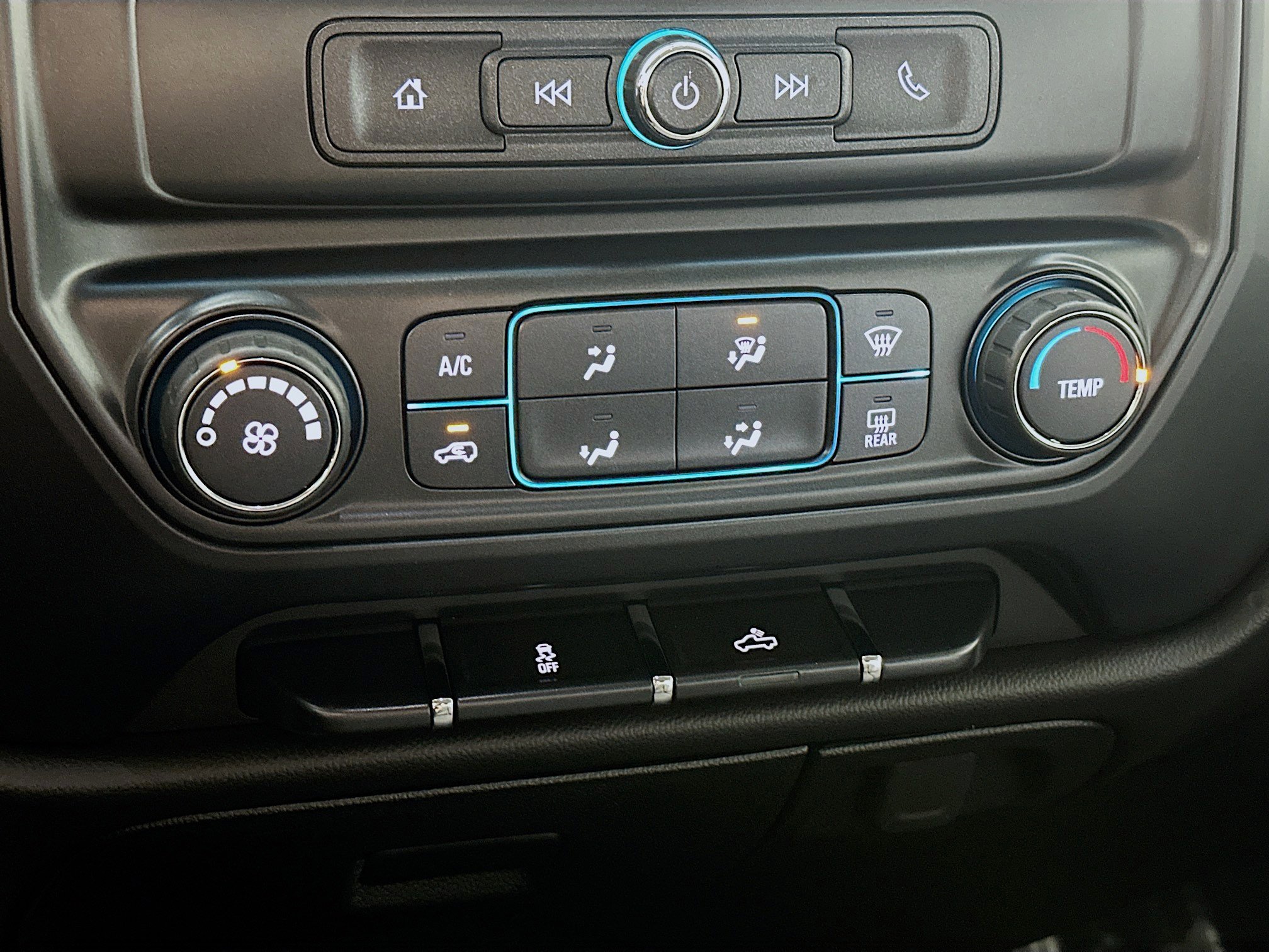 Used 2019 Chevrolet Silverado 1500 Custom w/ Custom Convenience Package image 15