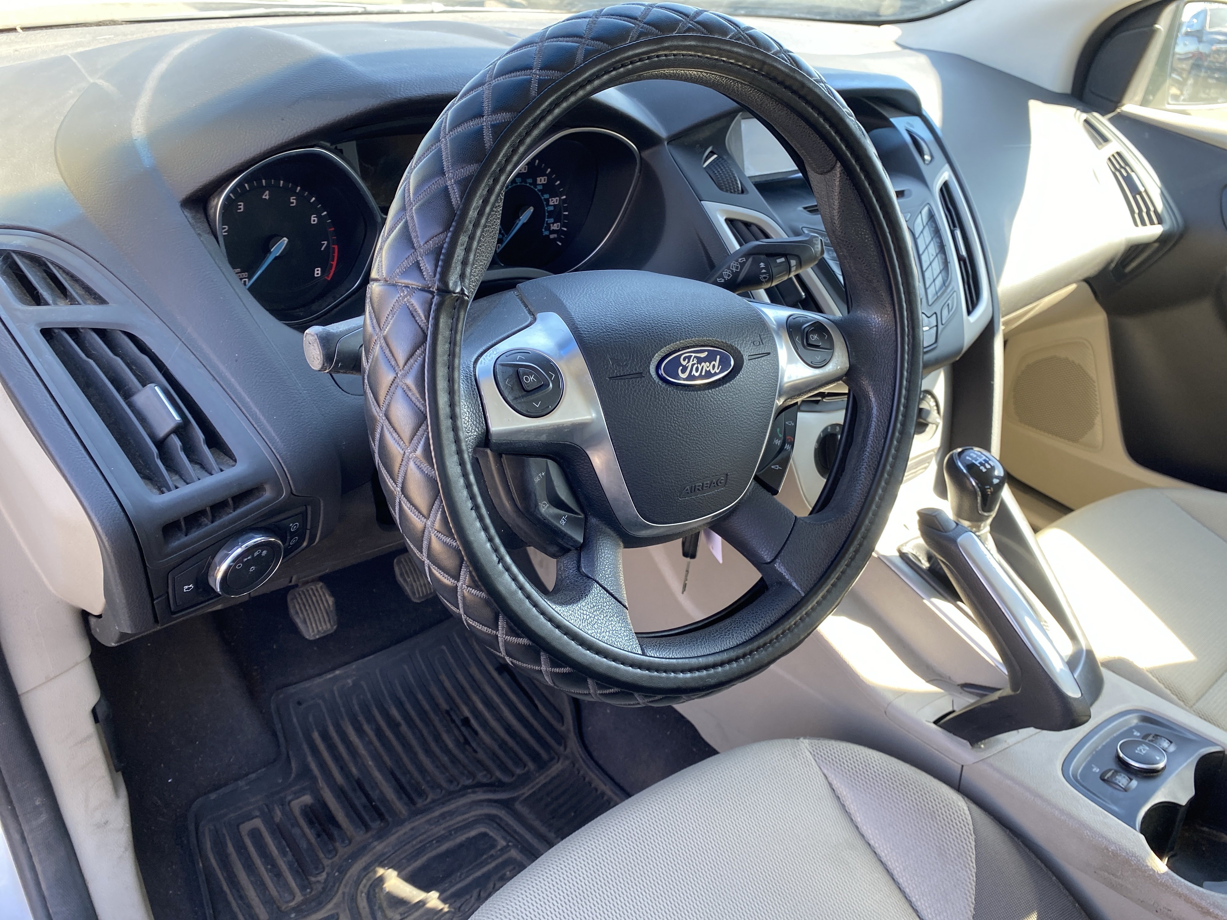 Used 2013 Ford Focus SE w/ SE Winter Pkg FWD image 10