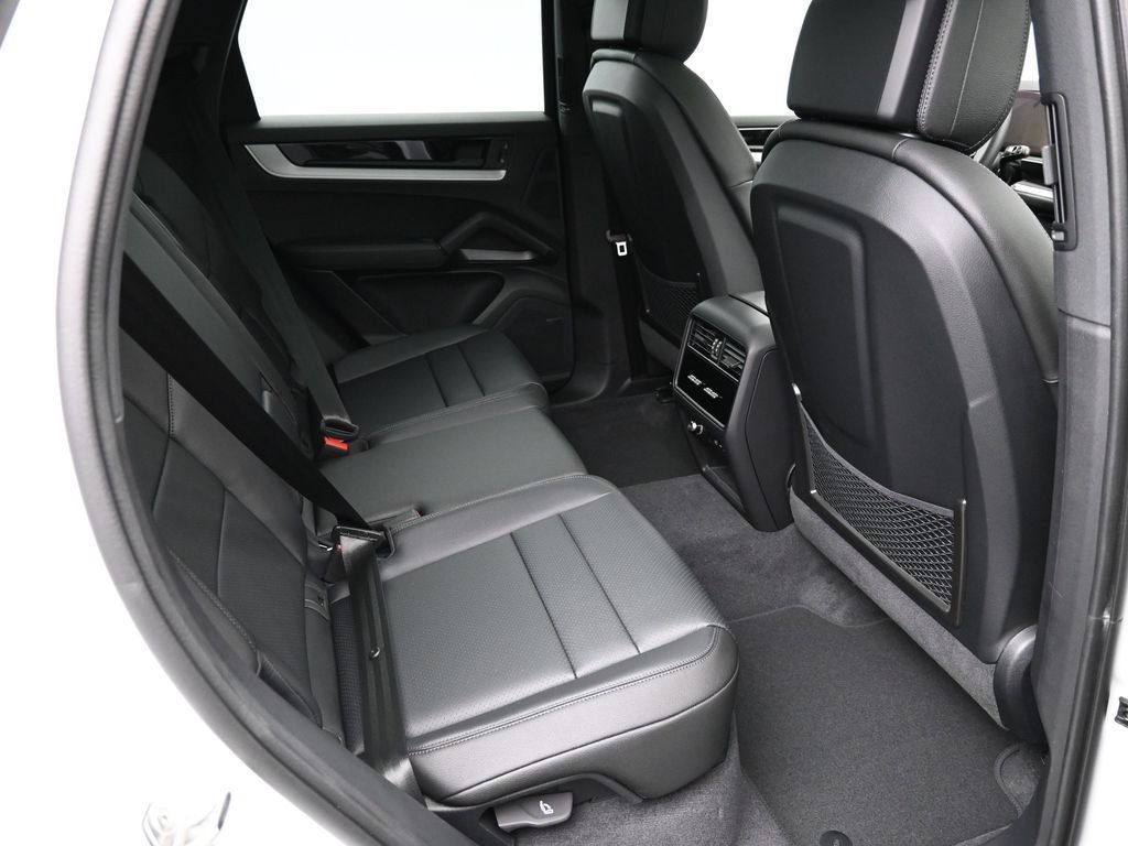 Certified 2026 Porsche Cayenne E-Hybrid AWD/4WD image 10