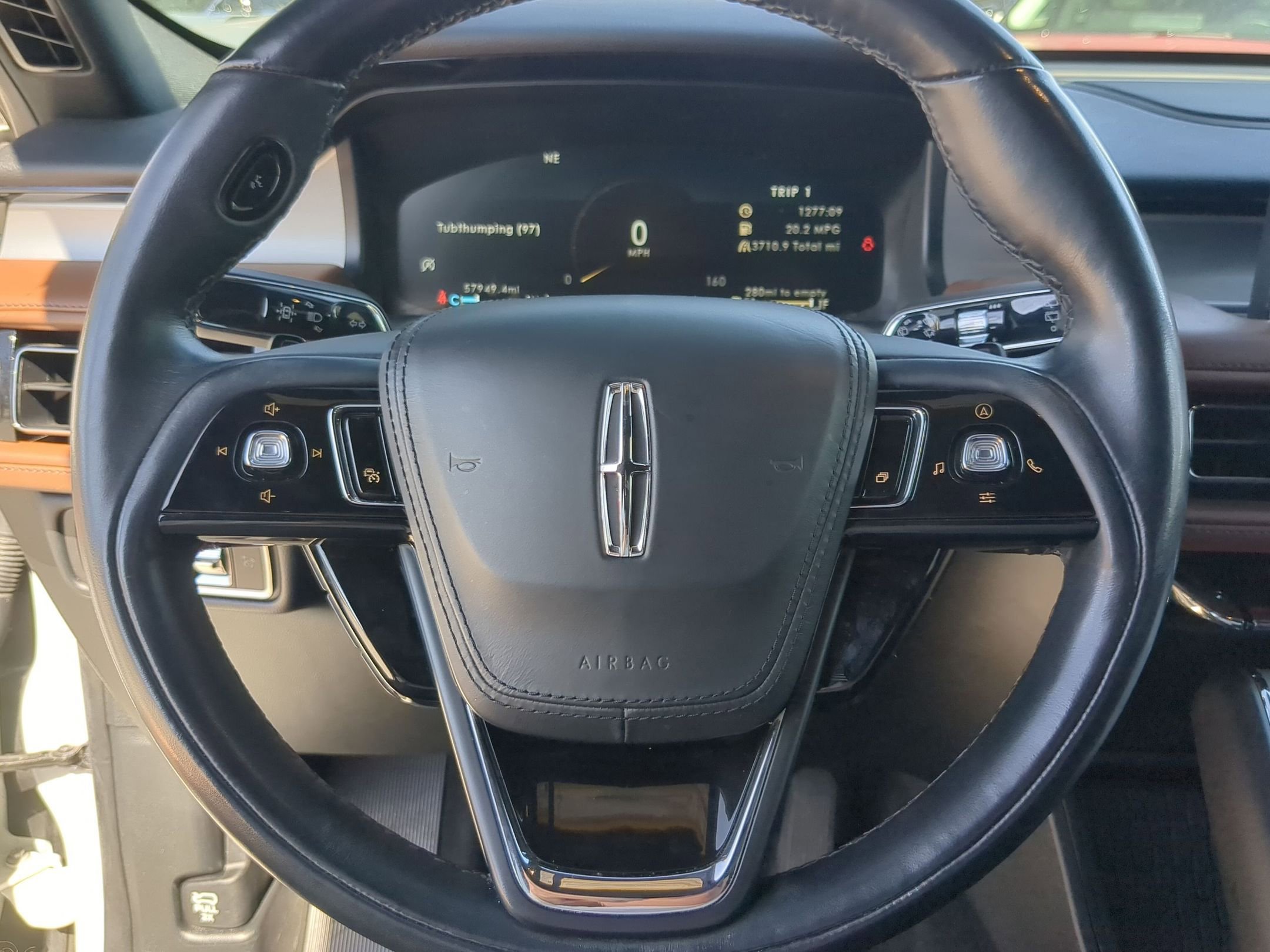 Used 2023 Lincoln Aviator Reserve w/ Equipment Group 201A image 13