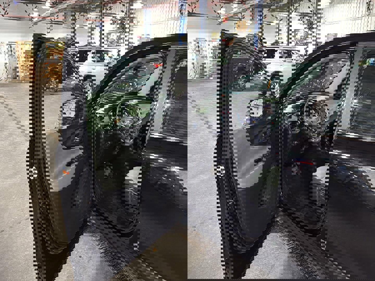 Used 2021 Chevrolet Equinox LS image 9