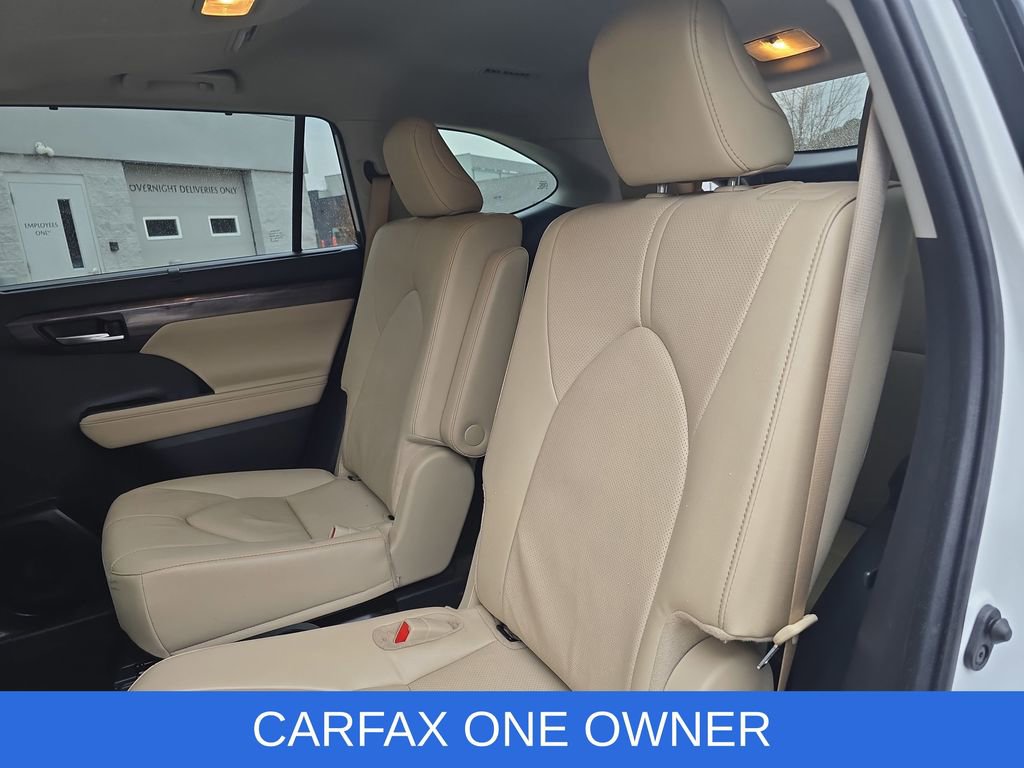 Used 2024 Toyota Highlander Limited image 15