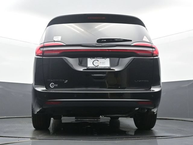 New 2025 Chrysler Pacifica Limited FWD image 50