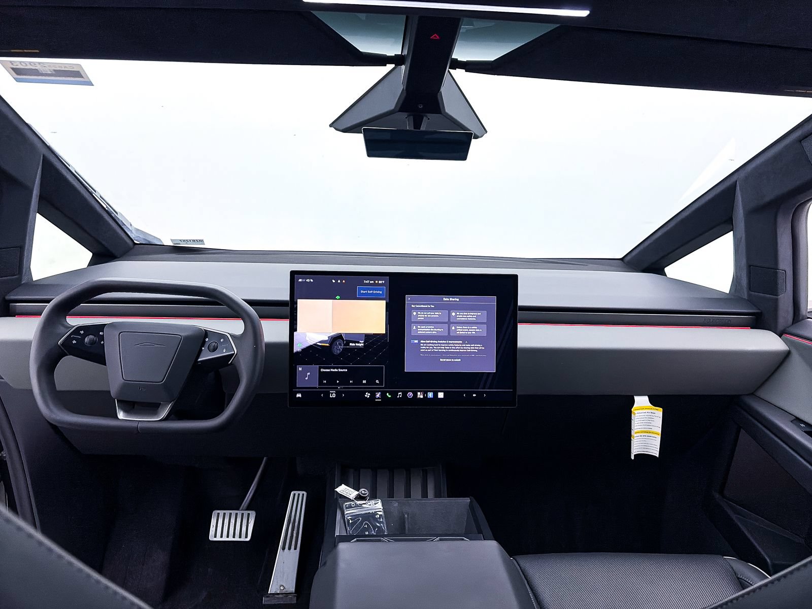 Used 2024 Tesla Cybertruck AWD Crew Cab image 21
