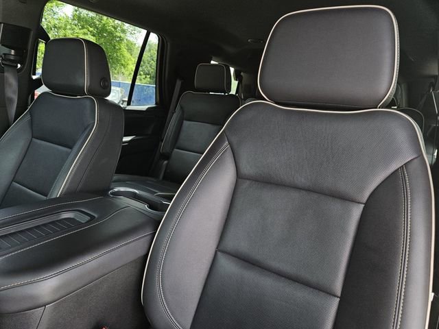 Used 2022 GMC Yukon SLT w/ SLT Luxury Package image 28