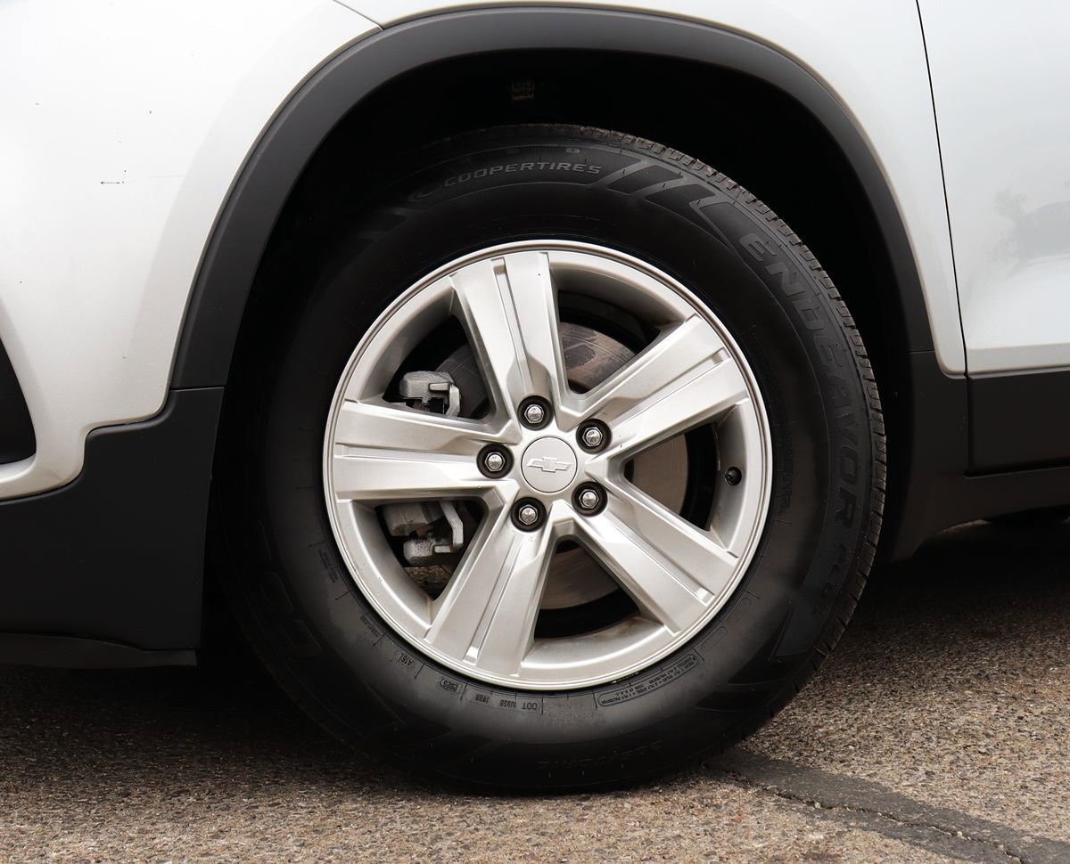 Used 2020 Chevrolet Trax LS FWD image 5