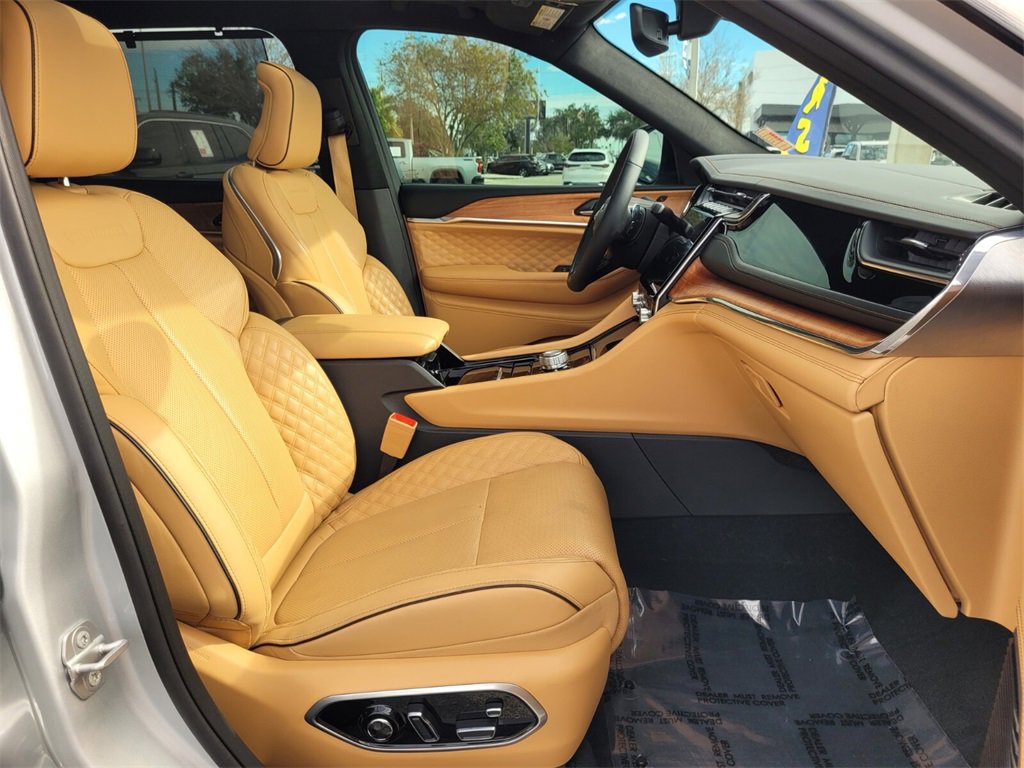 Used 2025 Jeep Grand Cherokee L Summit image 23