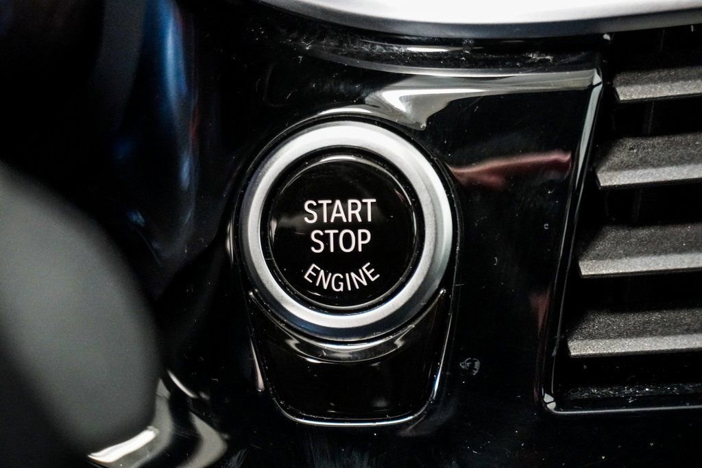 Used 2023 BMW 540i xDrive w/ Premium Package image 28