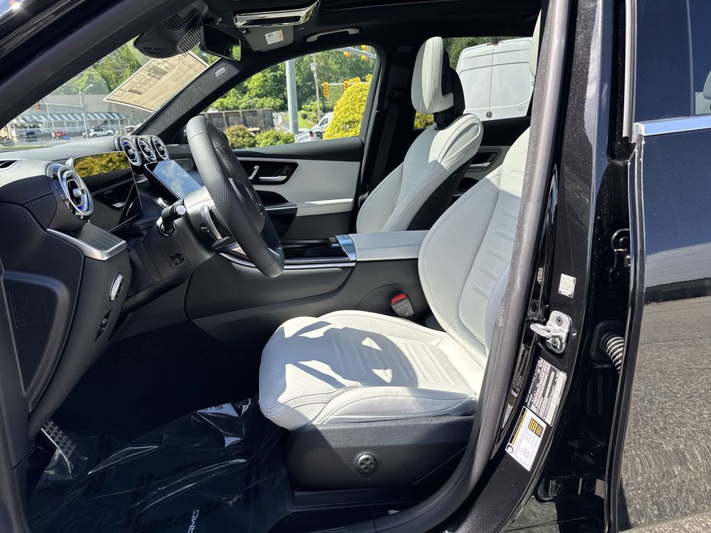 New 2025 Mercedes-Benz GLC 300 4MATIC image 9