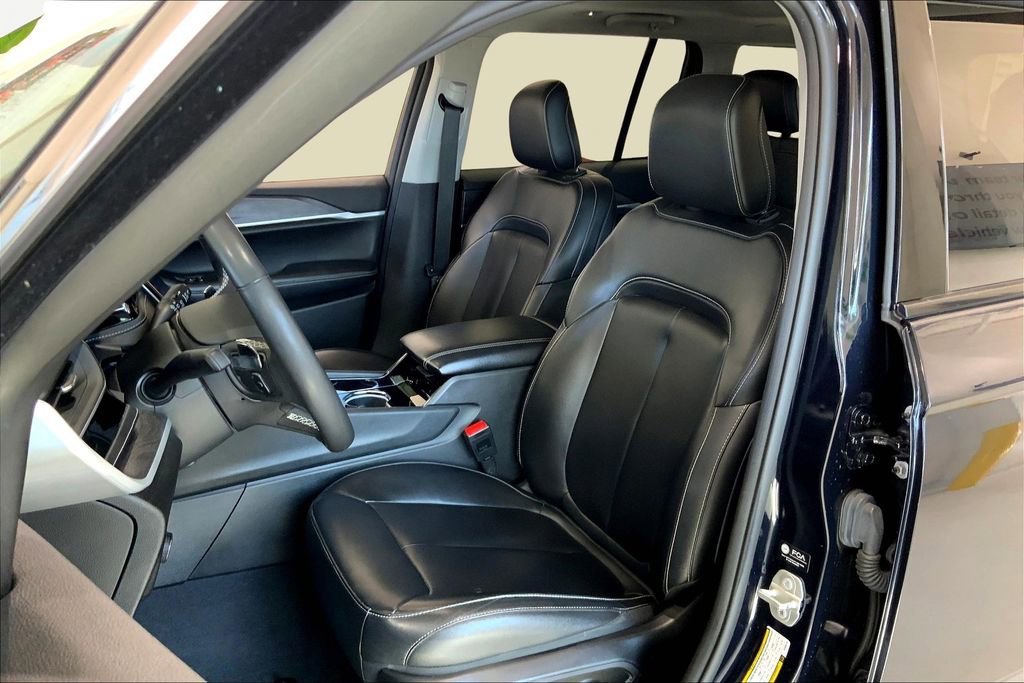 Used 2023 Jeep Grand Cherokee 4WD 4xe image 15