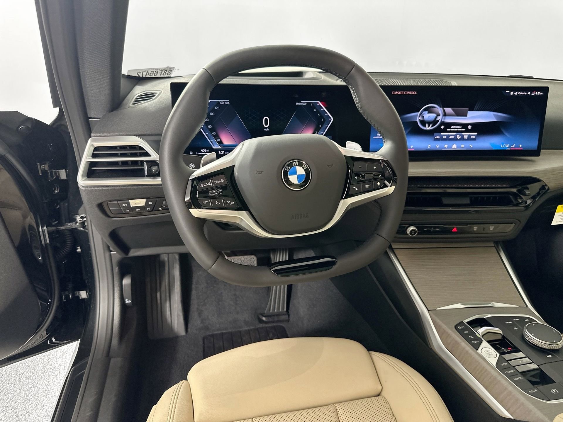 Used 2025 BMW 230i Coupe w/ Premium Package image 21