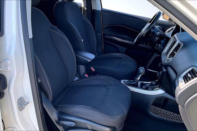 Used 2020 Jeep Compass Sport image 28