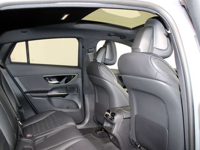 Used 2024 Mercedes-Benz GLC 300 4MATIC image 23