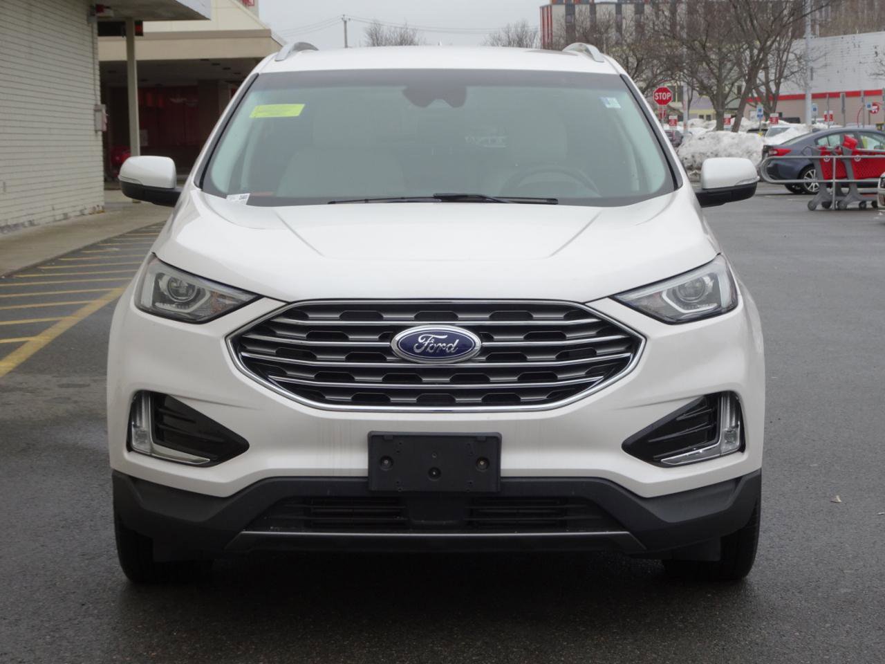 Used 2019 Ford Edge Titanium image 2