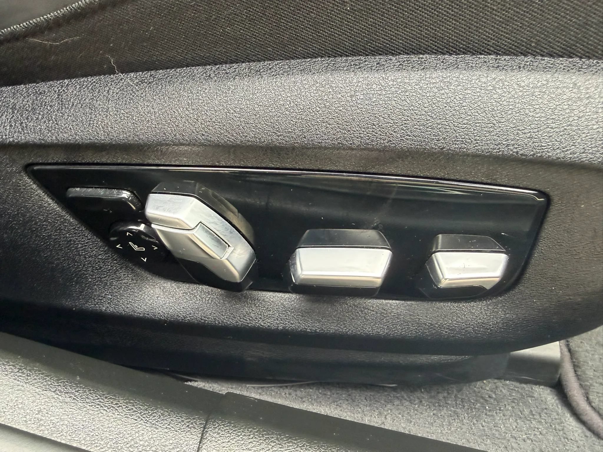 Used 2018 BMW M550i xDrive AWD/4WD image 11