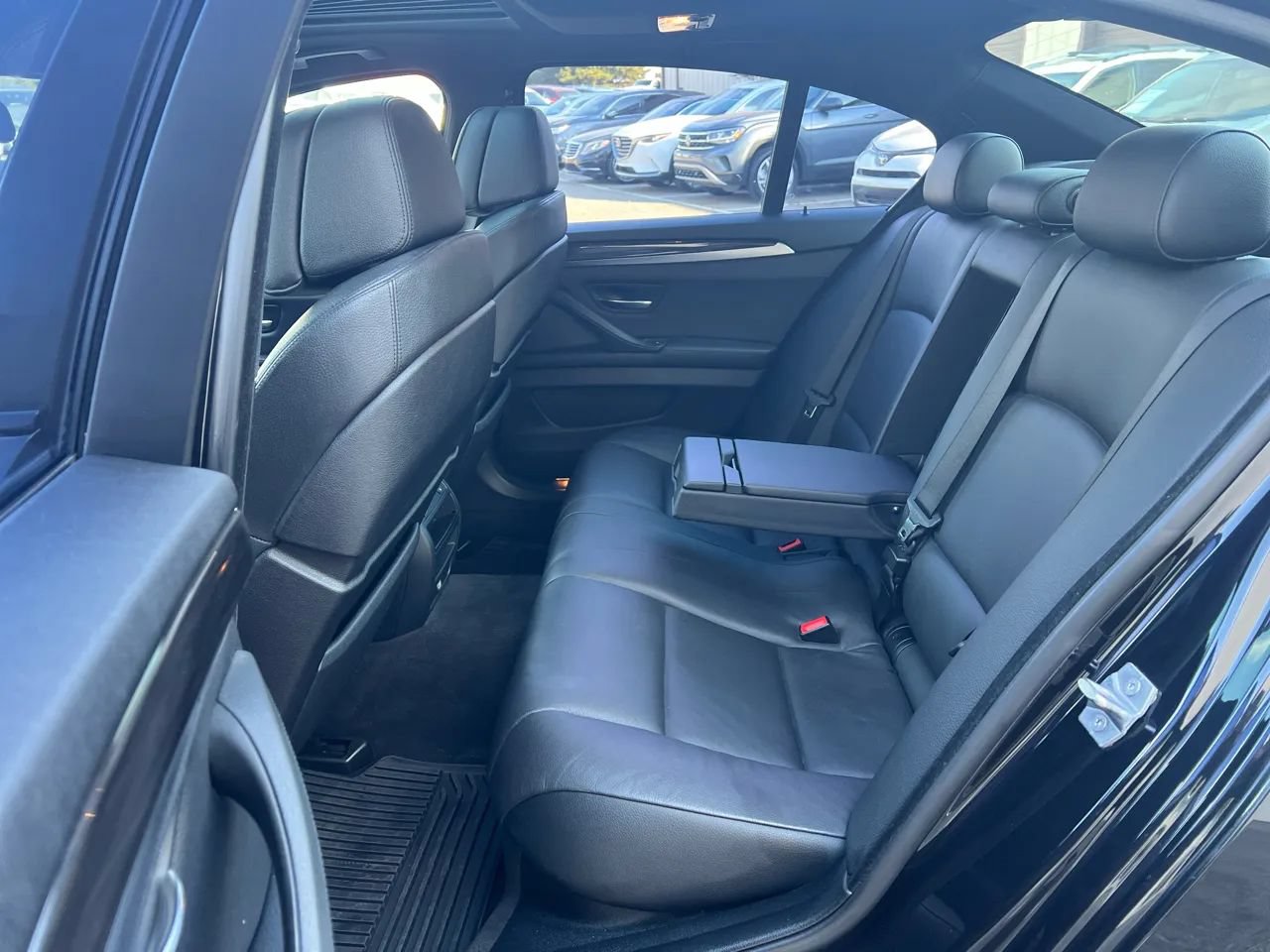 Used 2013 BMW 550i xDrive Sedan AWD/4WD image 24