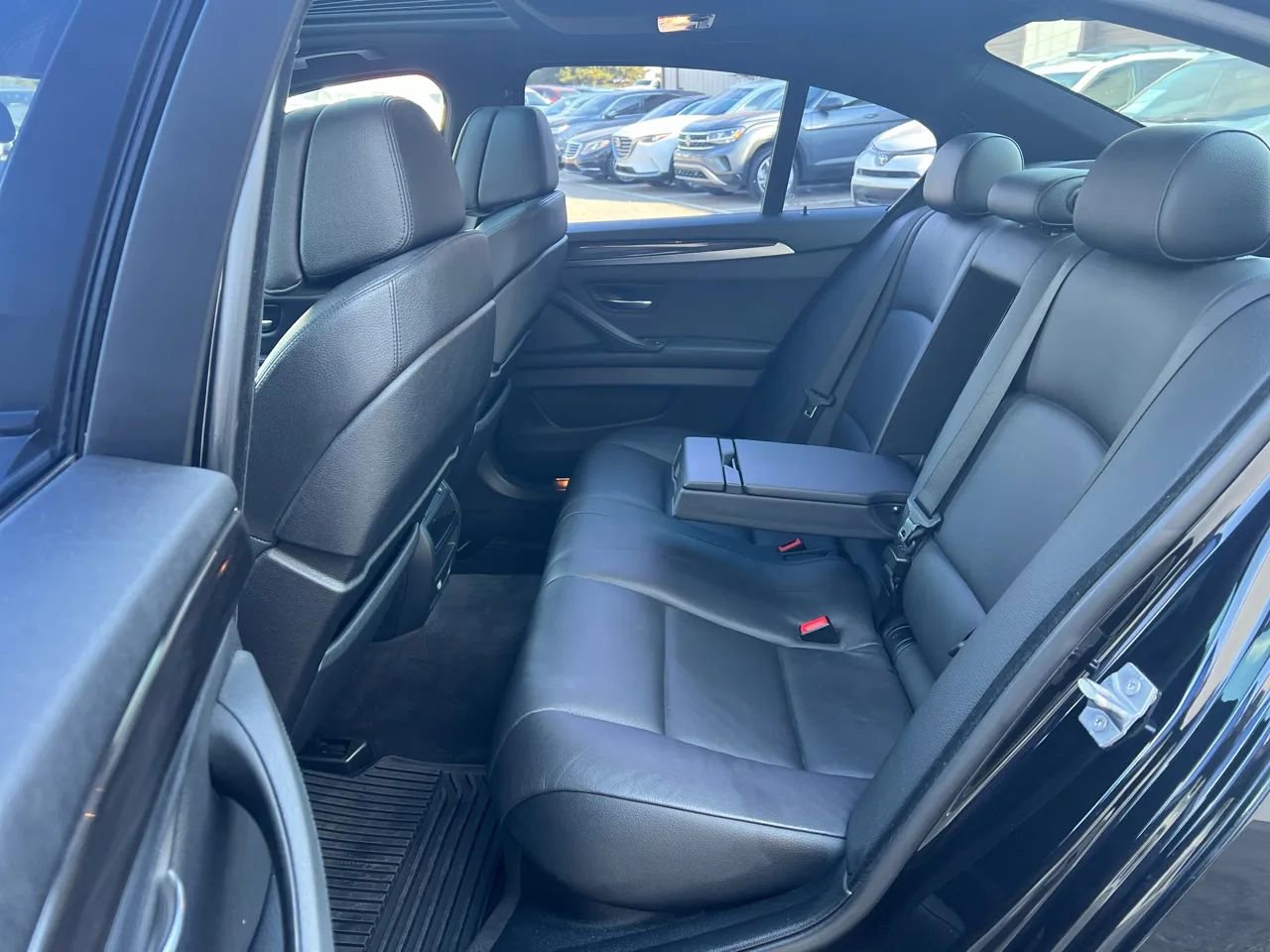 Used 2013 BMW 550i xDrive Sedan AWD/4WD image 24