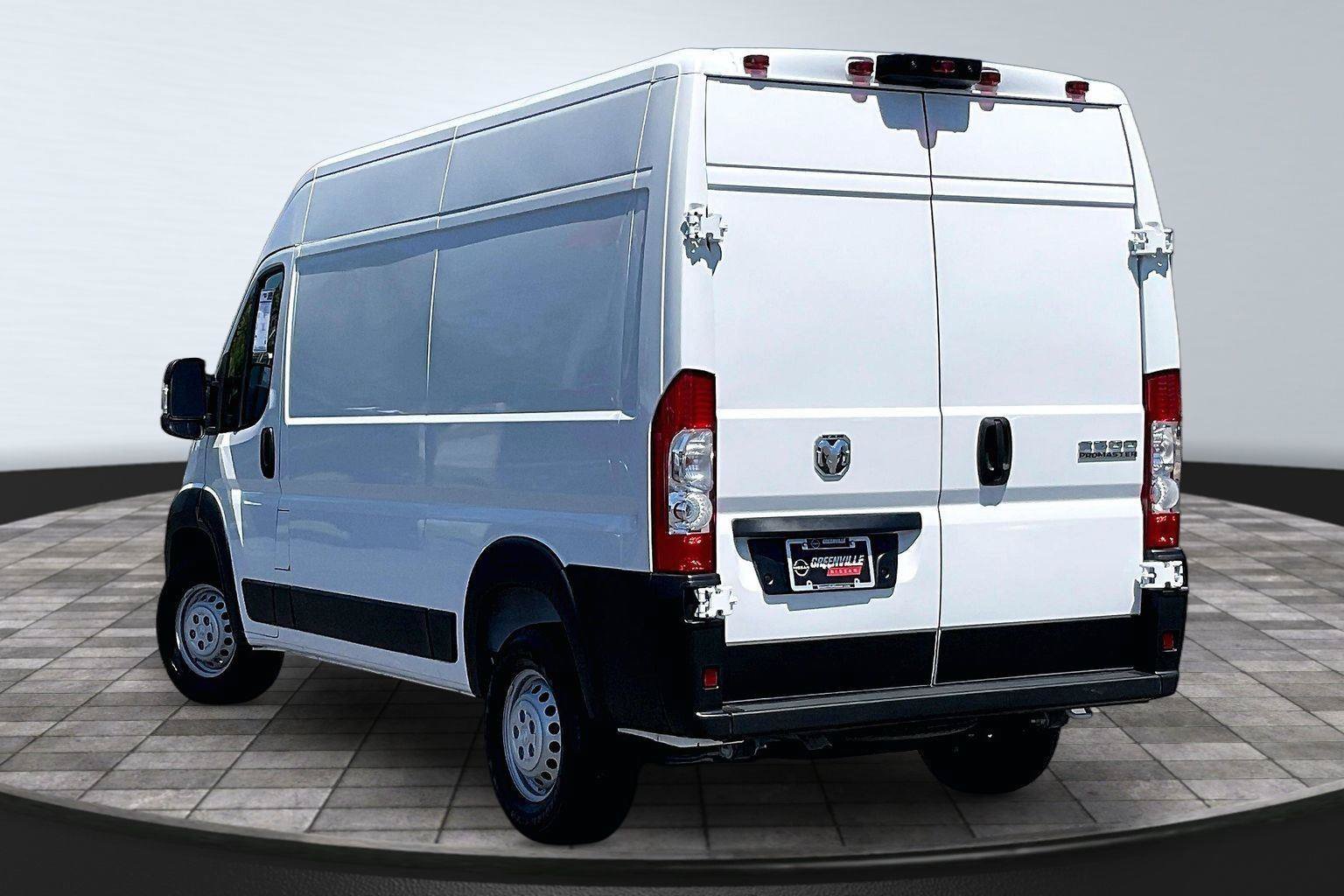 Used 2025 RAM ProMaster 2500 w/ Convenience Group FWD image 3