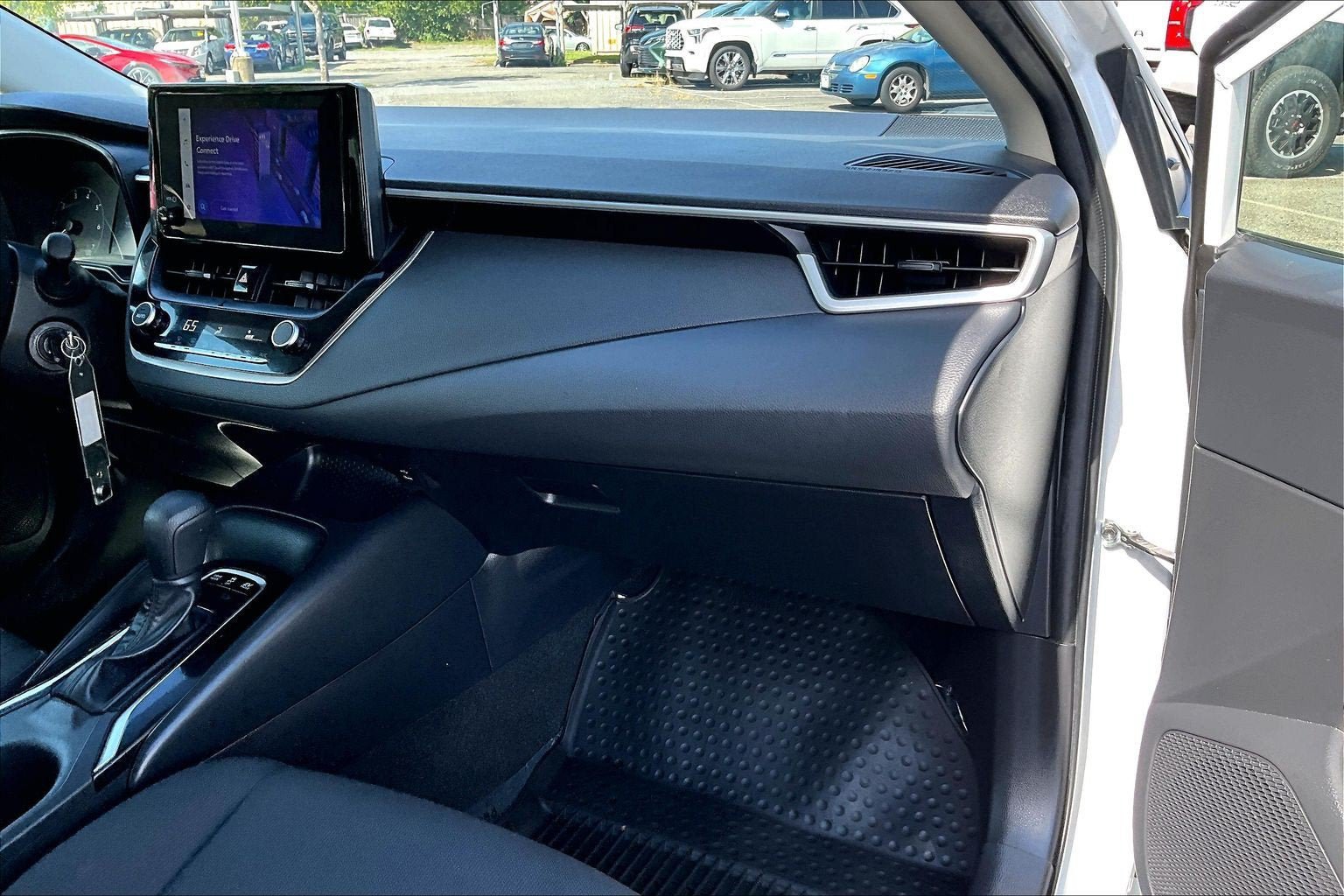 Used 2025 Toyota Corolla LE FWD image 15