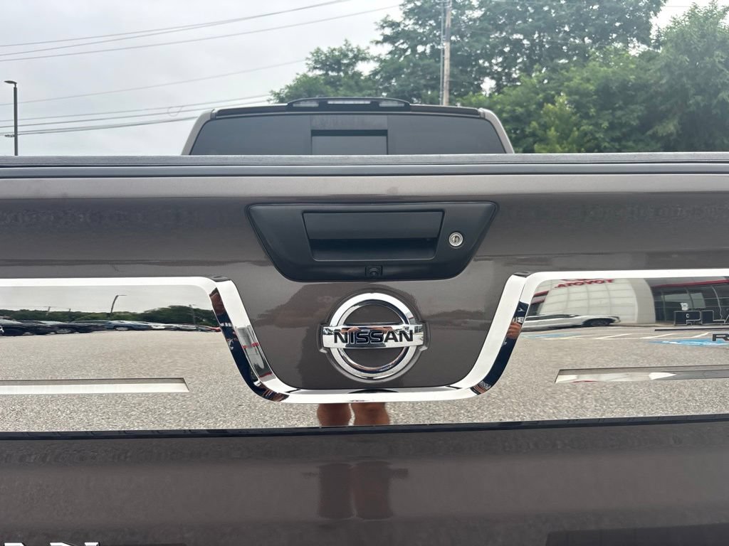 Used 2018 Nissan Titan Platinum Reserve w/ Platinum Utility Package AWD/4WD image 8