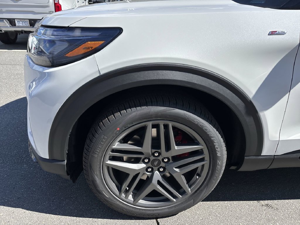 New 2026 Ford Explorer ST-Line w/ ST-Line Street Pack RWD image 18