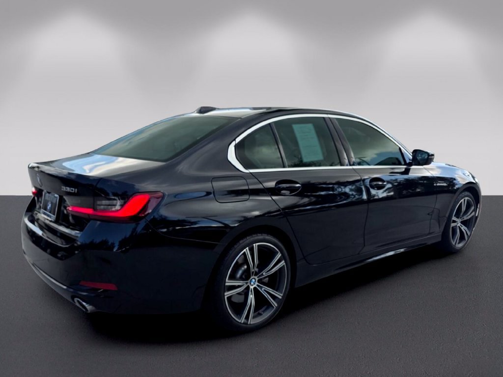 Certified 2024 BMW 330i Sedan w/ Convenience Package RWD image 4