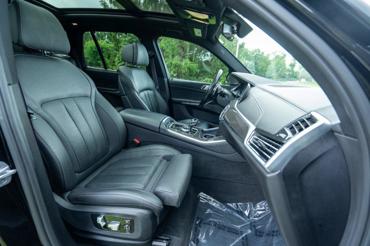 Used 2021 BMW X5 M50i AWD/4WD image 29