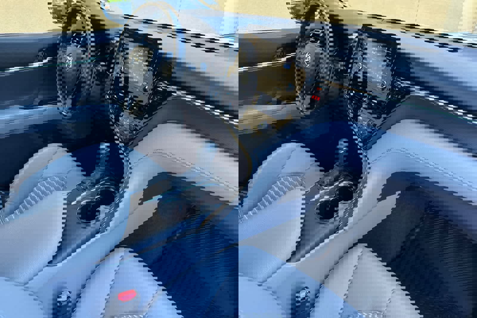 Used 2022 Toyota Camry SE w/ Convenience Package FWD image 14