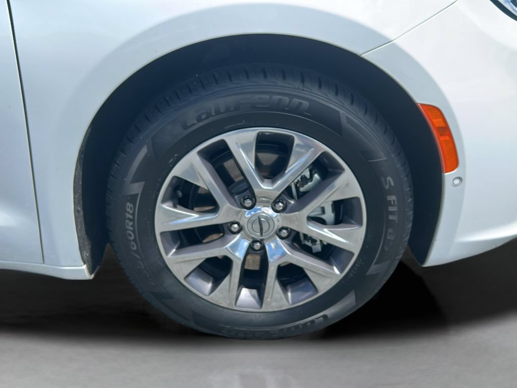 Used 2023 Chrysler Pacifica Pinnacle FWD image 25