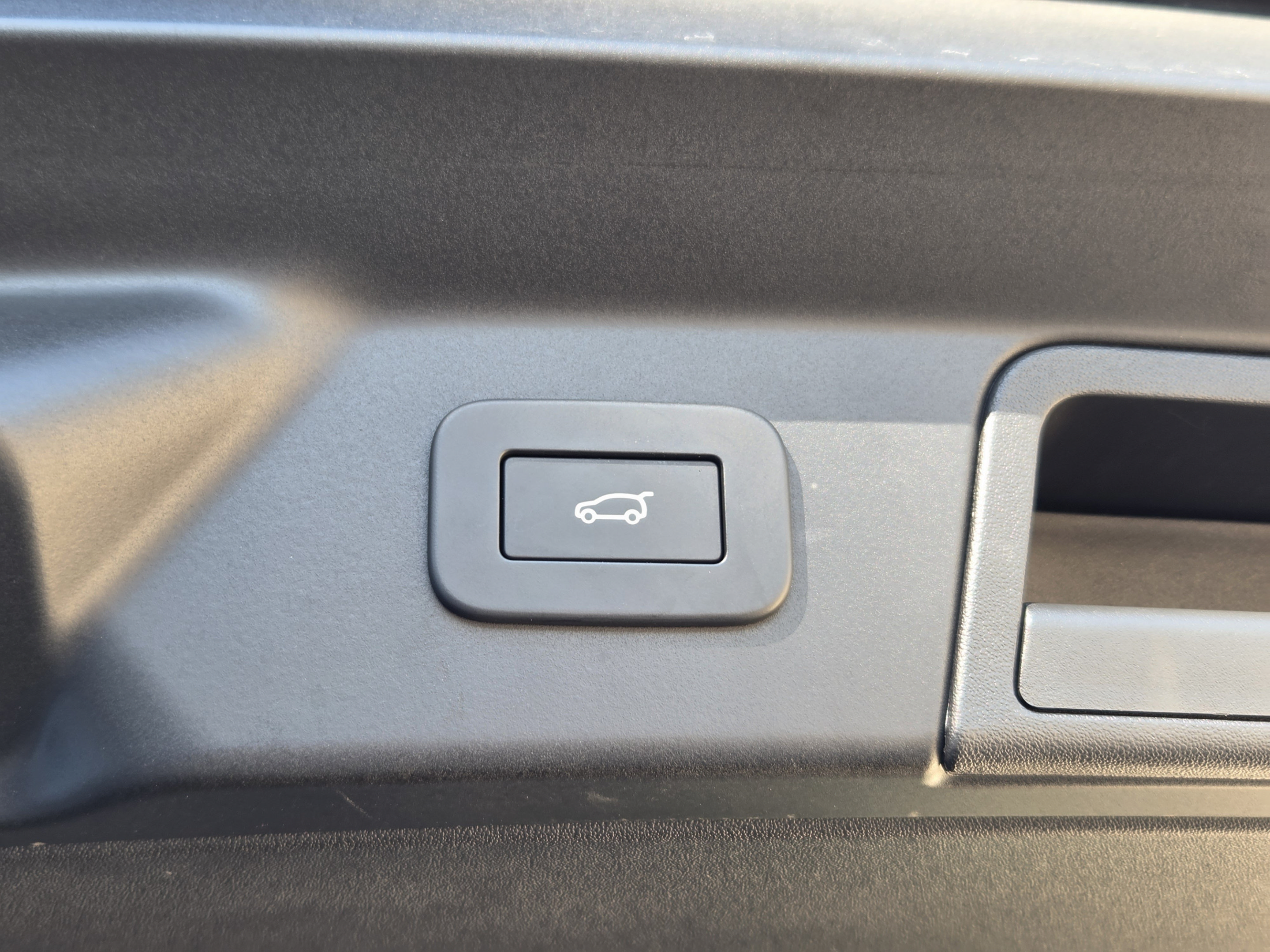 Certified 2026 Land Rover Range Rover Velar Dynamic SE AWD/4WD image 29