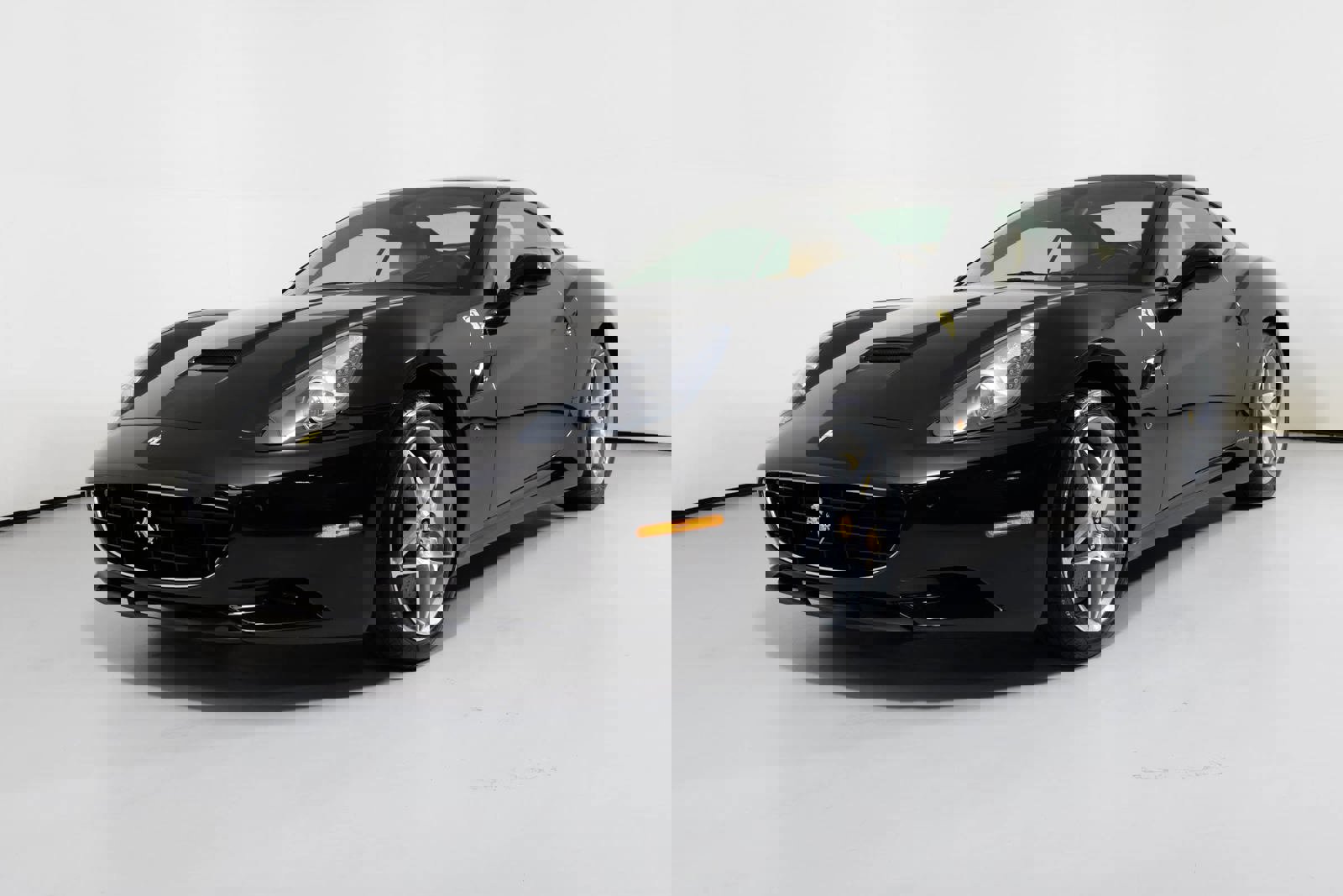 Used 2011 Ferrari California image 12