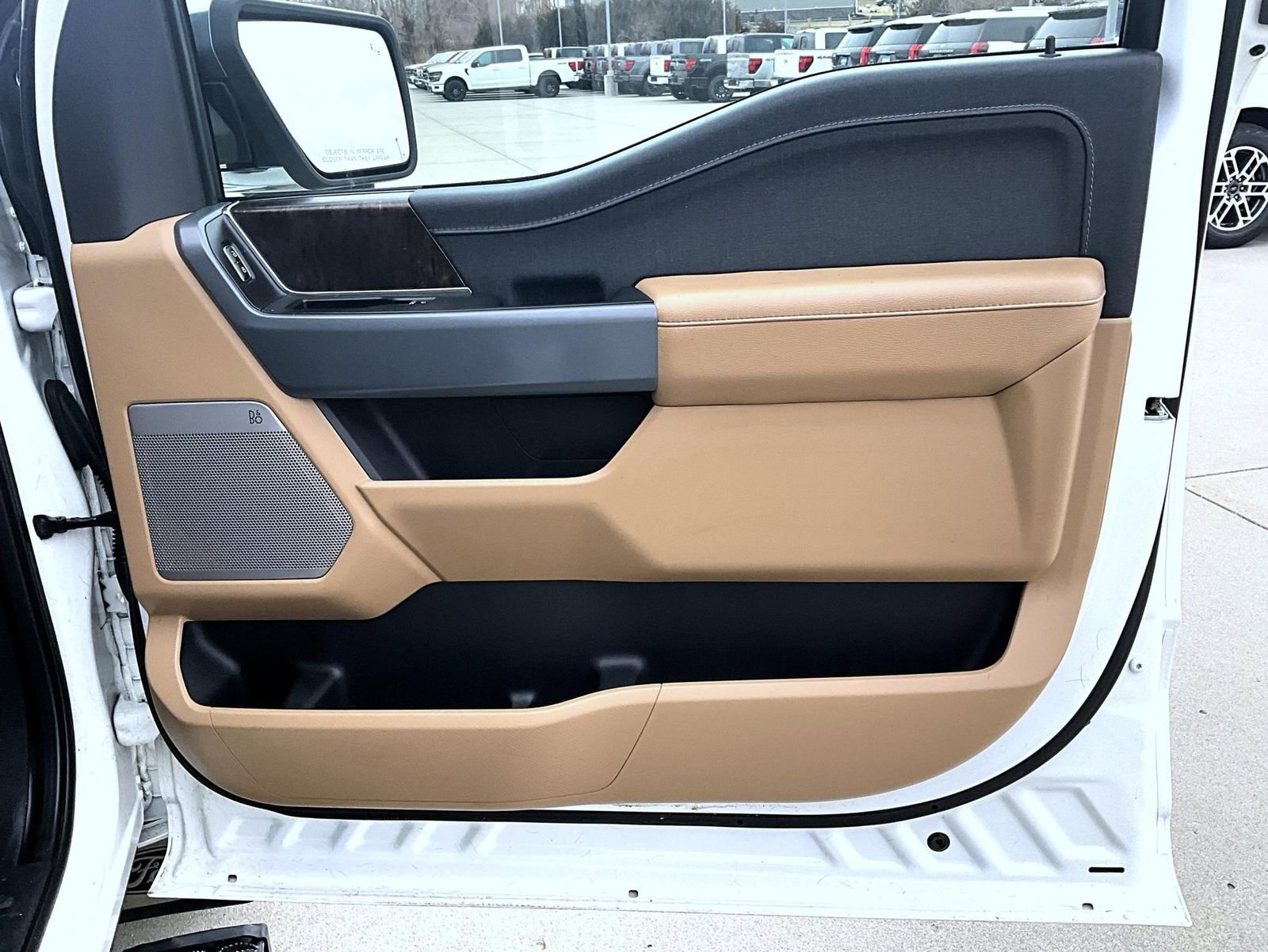 Used 2023 Ford F150 Lariat w/ Trailer Tow Package image 18