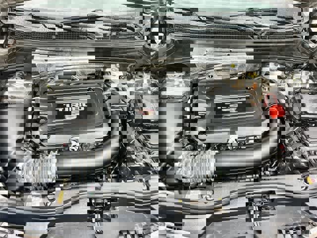 Used 2023 Cadillac XT4 Luxury w/ Cold Weather Package image 10