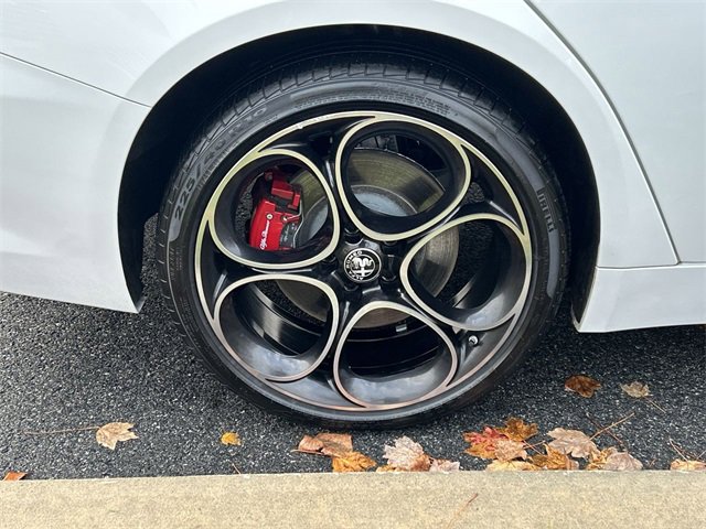 Used 2022 Alfa Romeo Giulia Veloce image 12