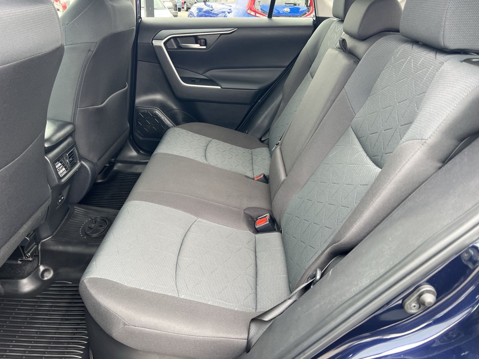 Used 2025 Toyota RAV4 XLE w/ Convenience Package AWD/4WD image 25