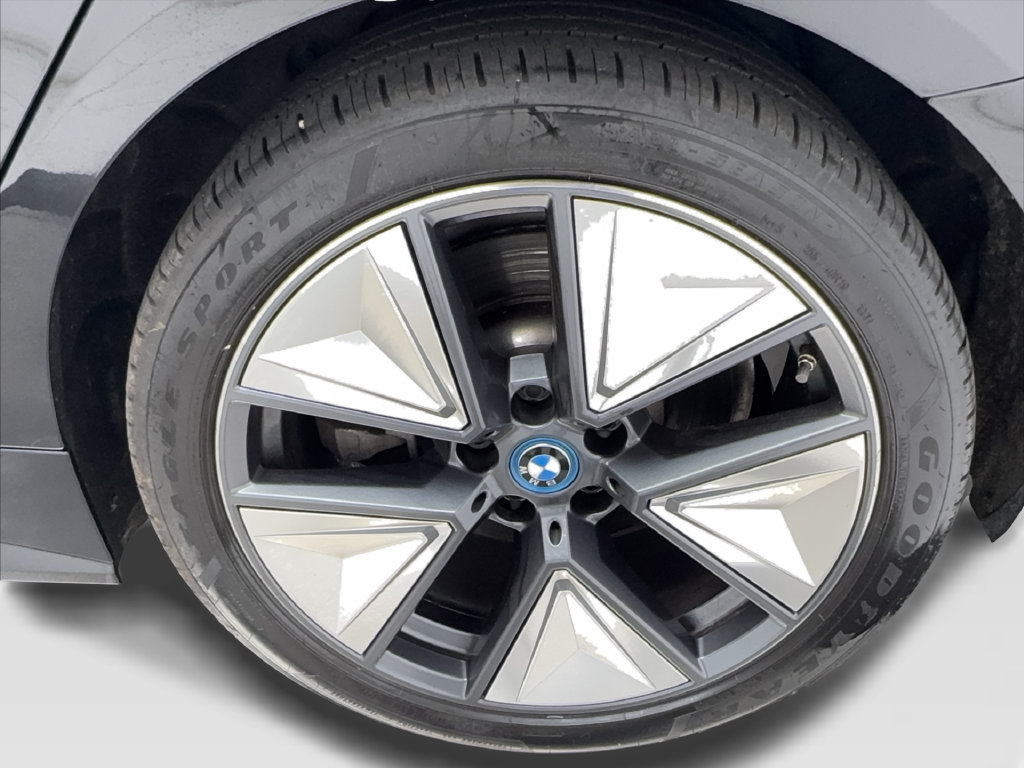 Used 2023 BMW i4 eDrive35 RWD image 14