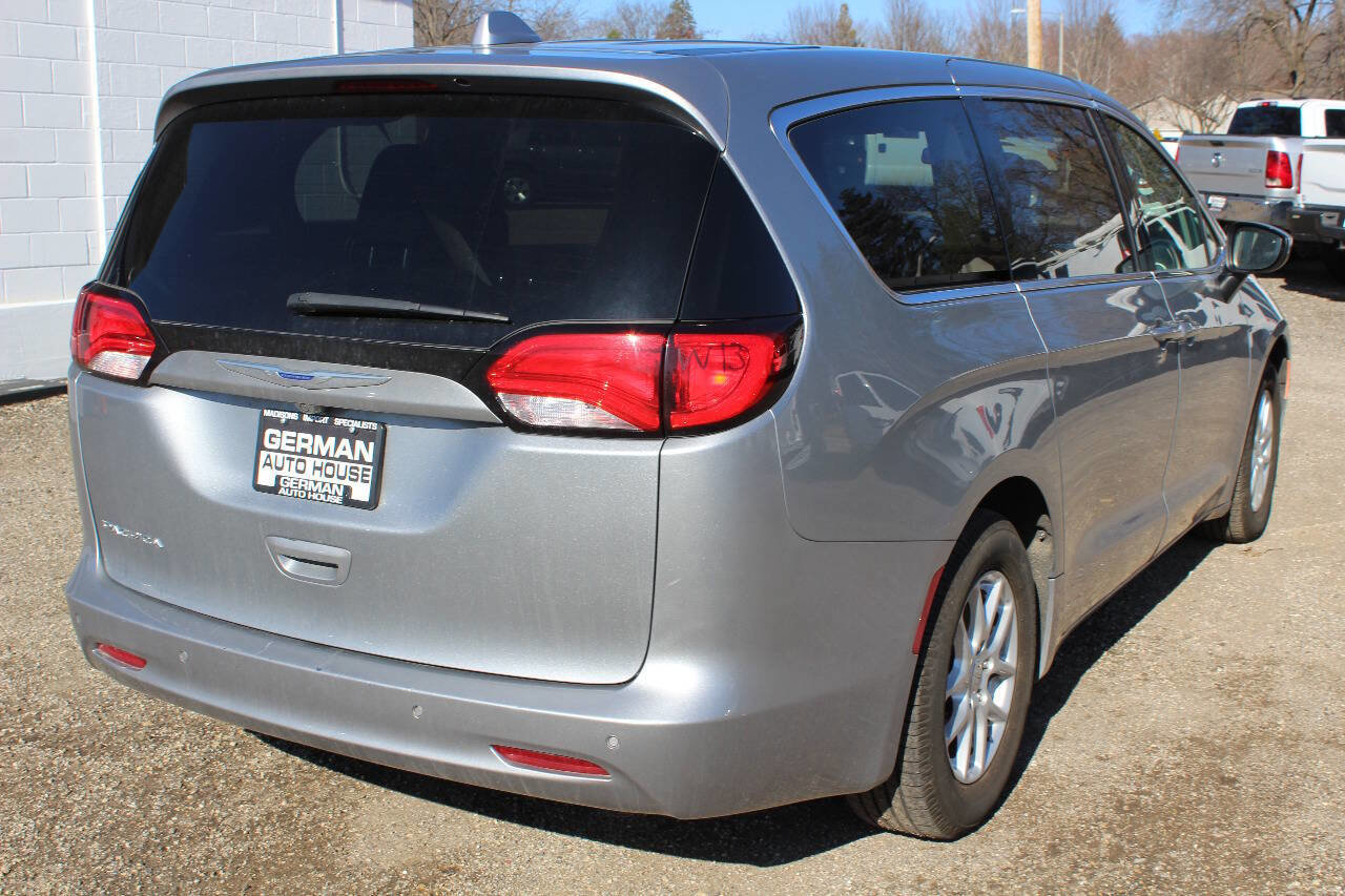 Used 2019 Chrysler Pacifica LX image 5