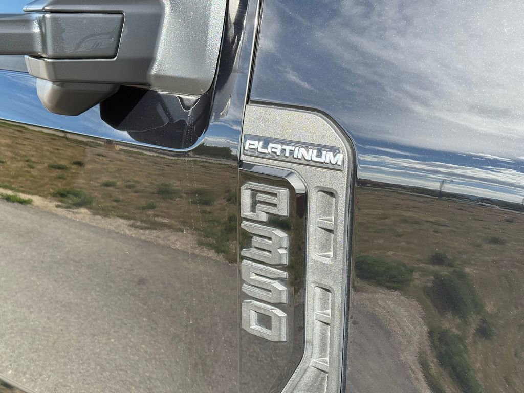 Used 2025 Ford F350 Platinum image 15